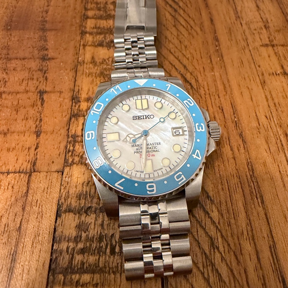 Seiko Mod Automatic Light Blue Bezel Mother-of-Pearl Dial Dive Watch - Picture 2 of 4